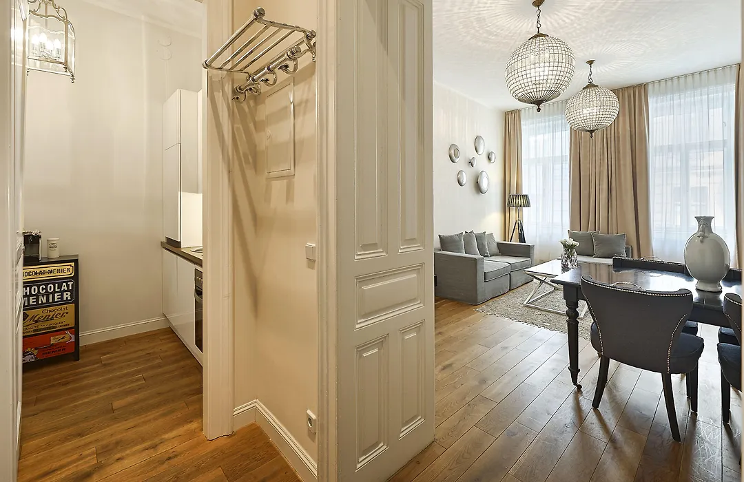 6 Rooms Naschmarkt-1