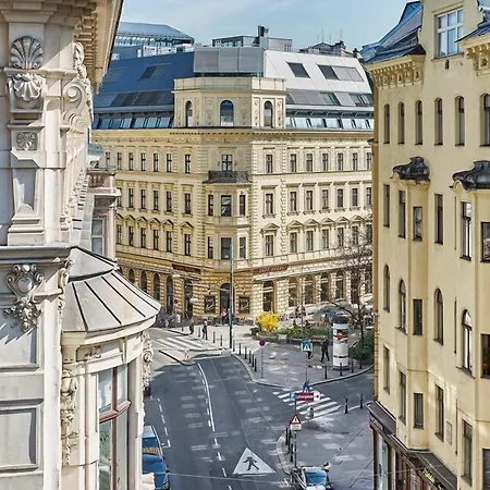6 Rooms Naschmarkt-2